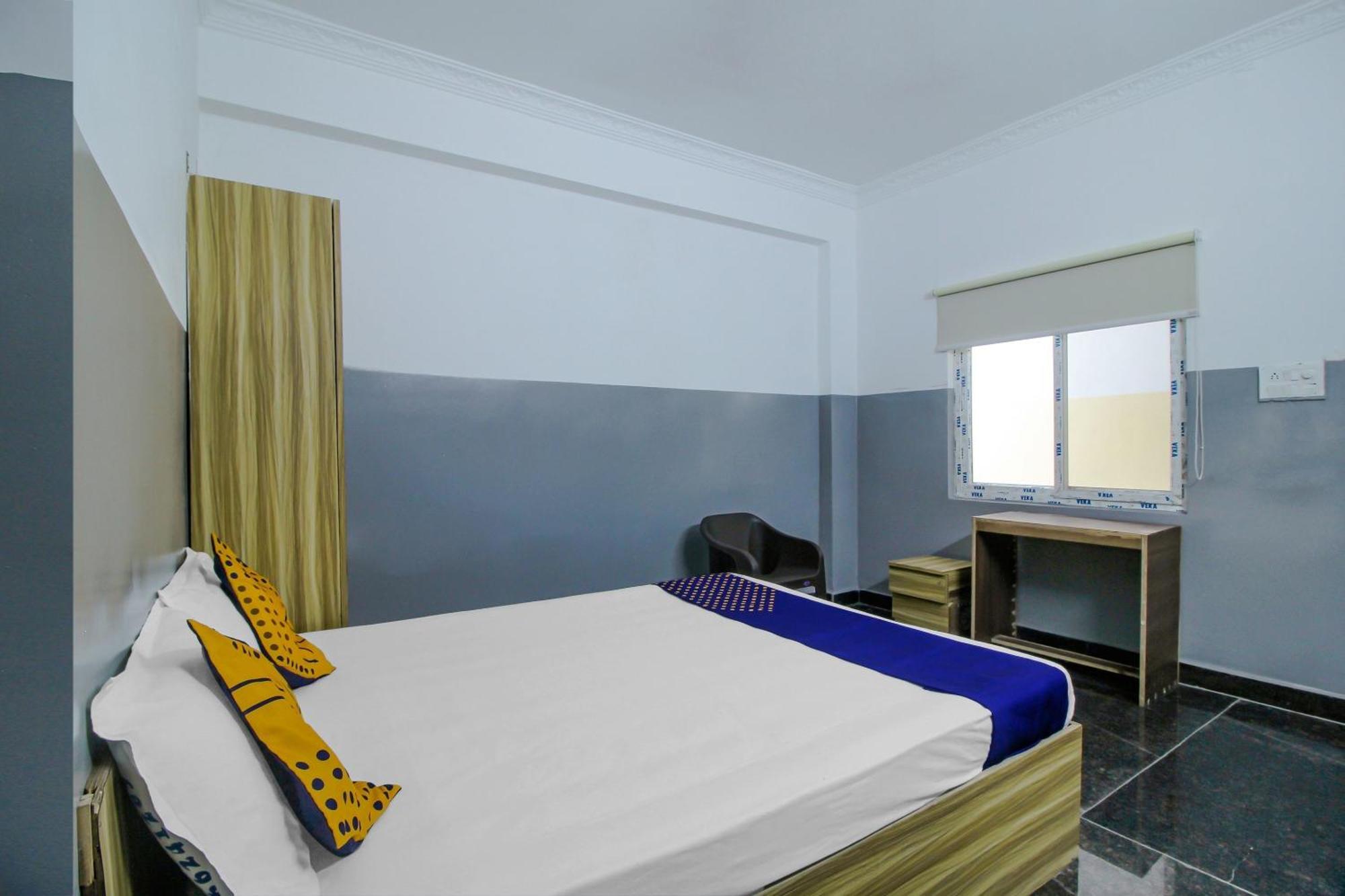 Spot On 81775 Mohit Gokul Lodge New Luxury Room'S Near Secunderabad Railway Station Lālāguda Exterior foto